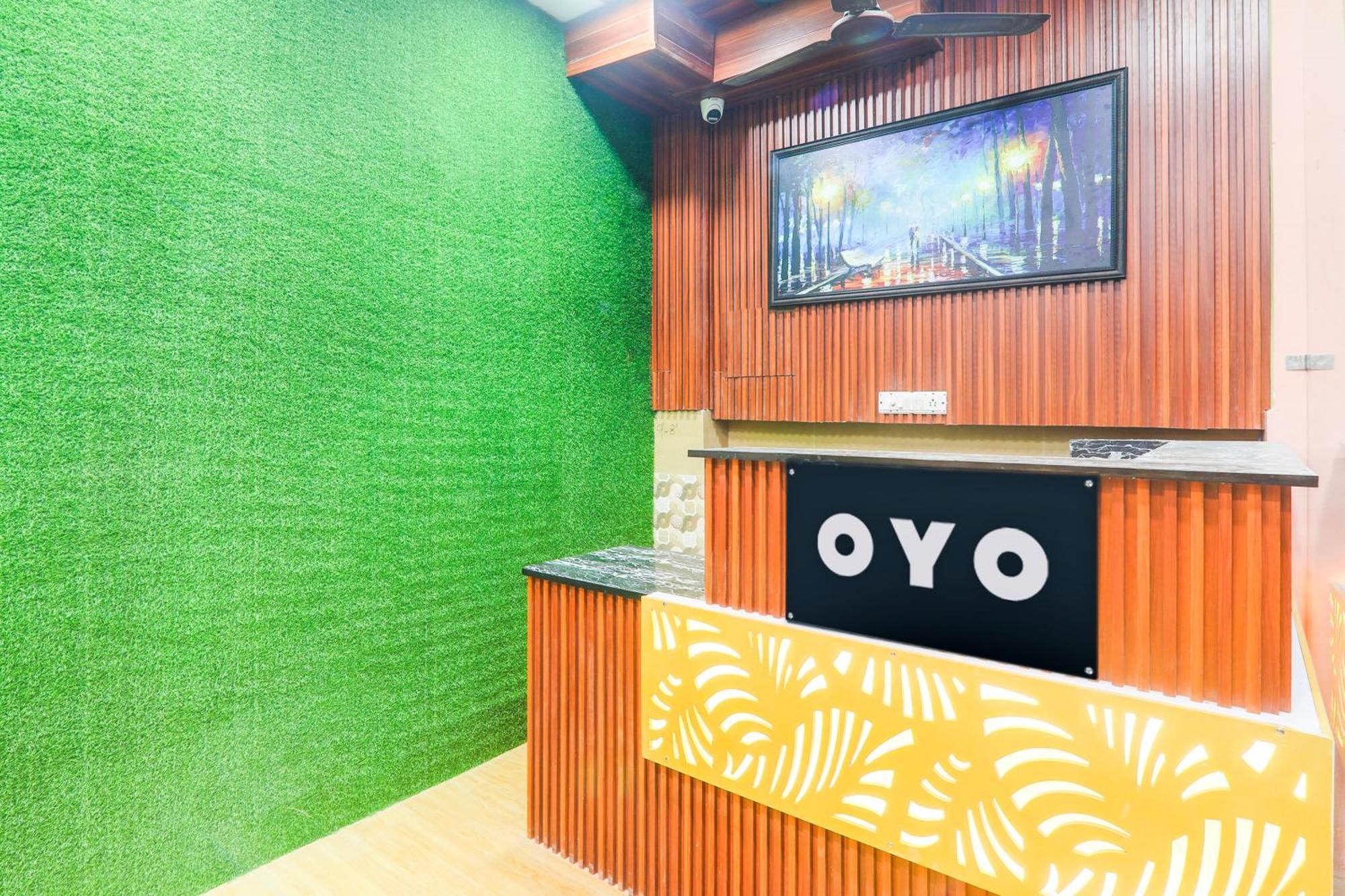 Hotel O V. K Palace Inn Λάκναου Εξωτερικό φωτογραφία