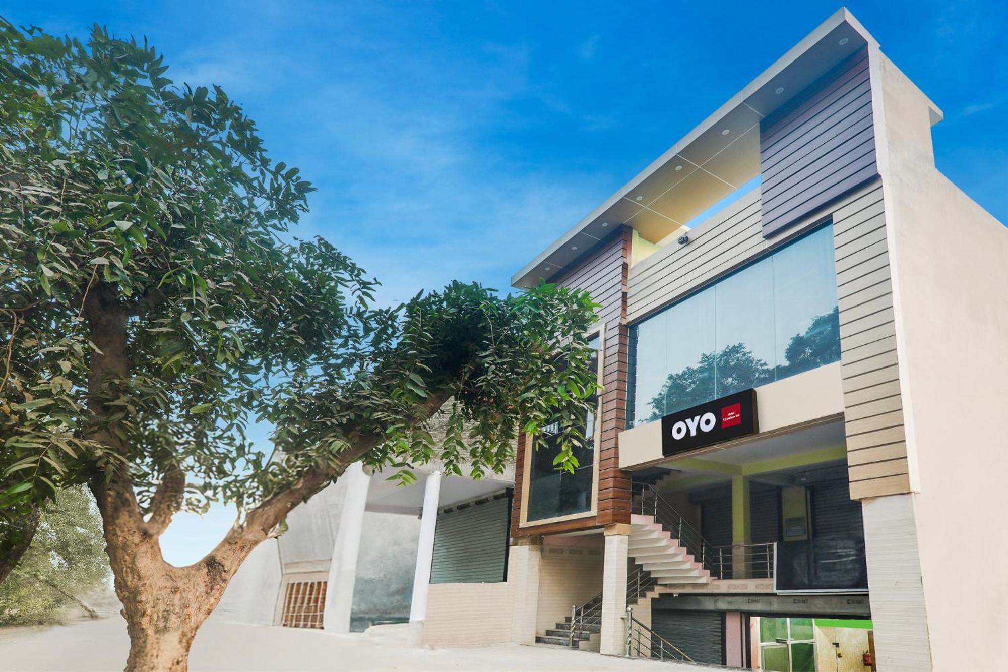 Hotel O V. K Palace Inn Λάκναου Εξωτερικό φωτογραφία