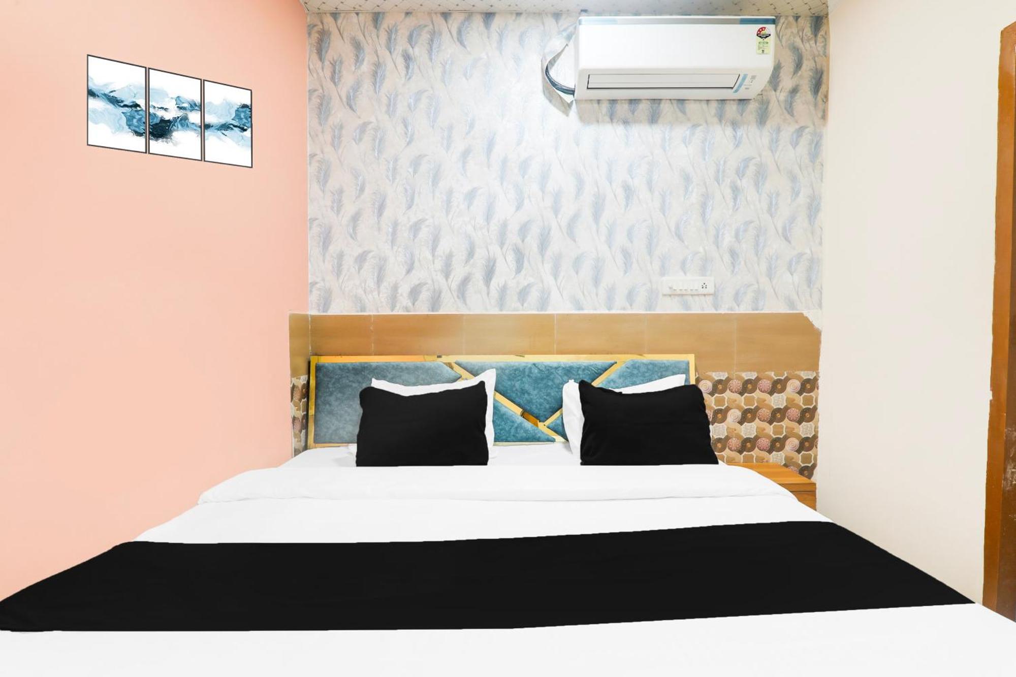 Hotel O V. K Palace Inn Λάκναου Εξωτερικό φωτογραφία
