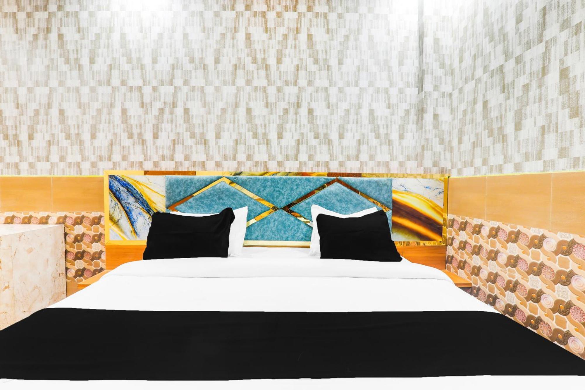 Hotel O V. K Palace Inn Λάκναου Εξωτερικό φωτογραφία