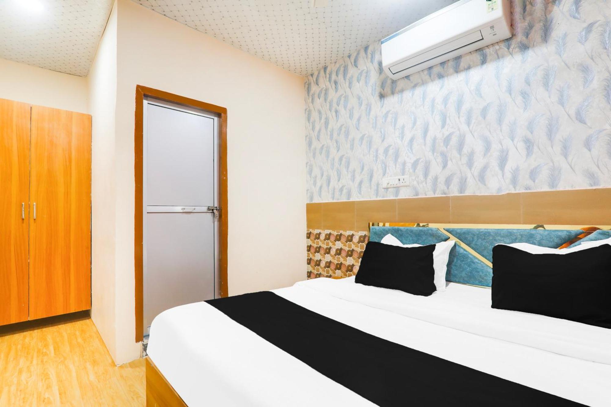 Hotel O V. K Palace Inn Λάκναου Εξωτερικό φωτογραφία