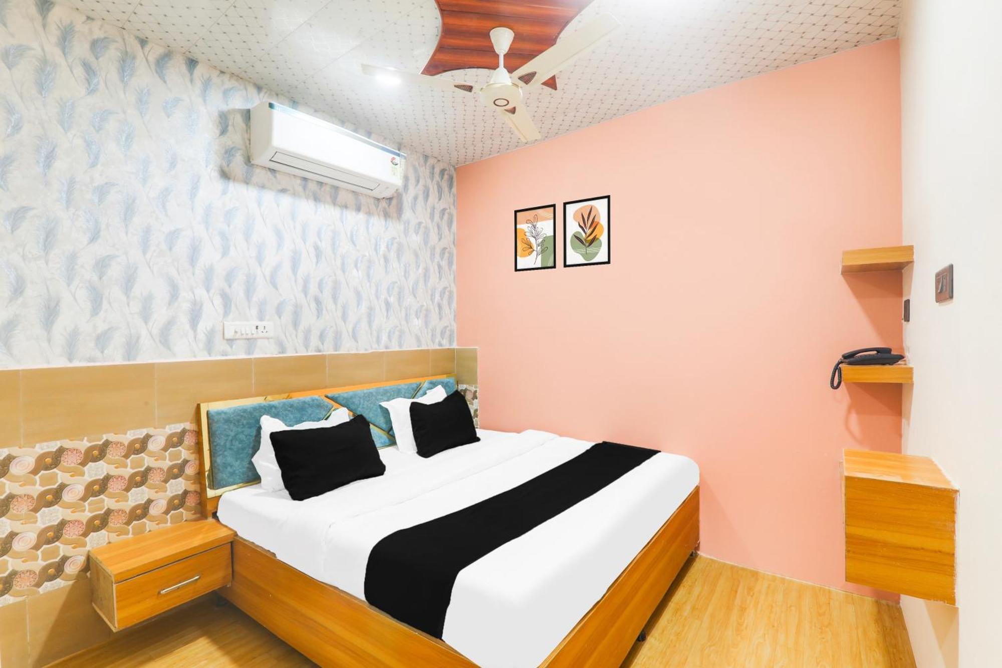 Hotel O V. K Palace Inn Λάκναου Εξωτερικό φωτογραφία