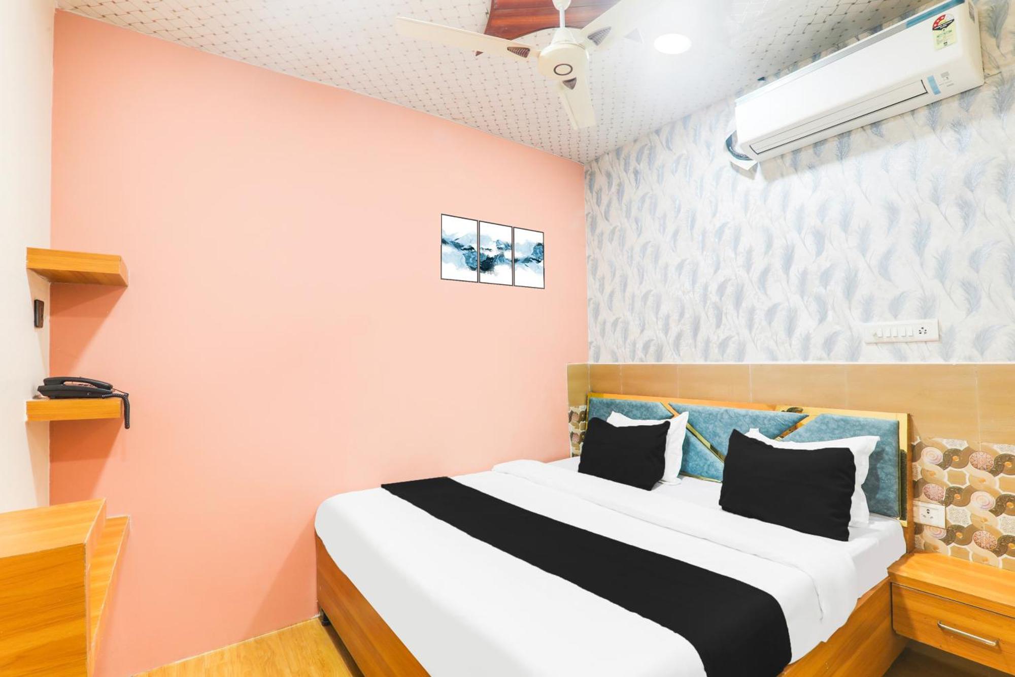 Hotel O V. K Palace Inn Λάκναου Εξωτερικό φωτογραφία