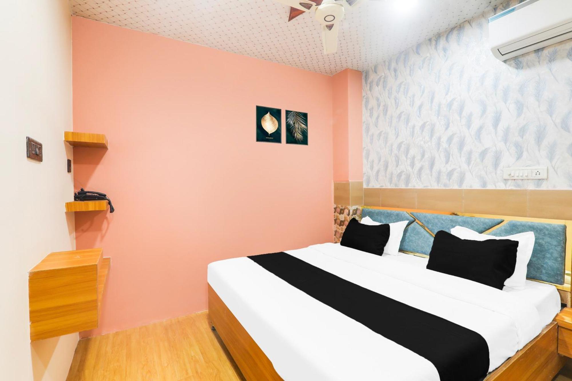 Hotel O V. K Palace Inn Λάκναου Εξωτερικό φωτογραφία