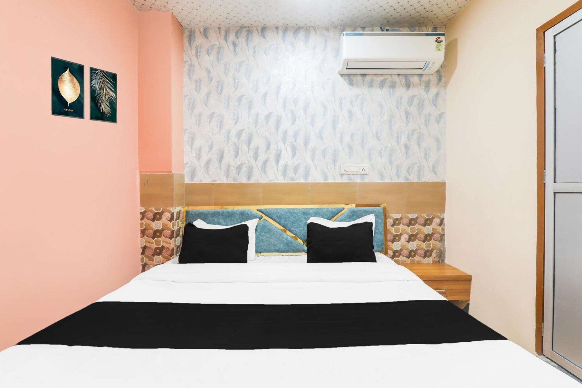 Hotel O V. K Palace Inn Λάκναου Εξωτερικό φωτογραφία