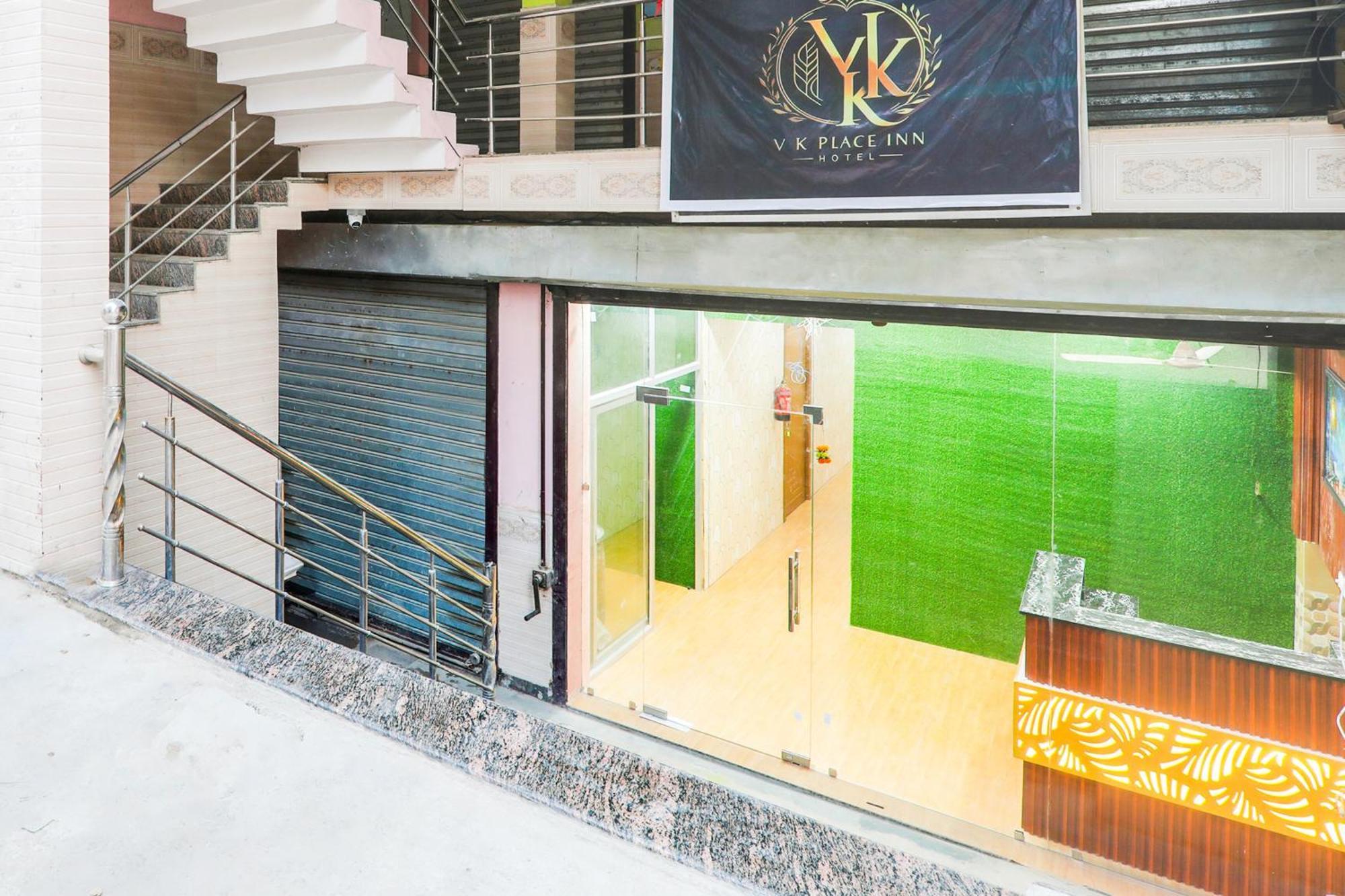 Hotel O V. K Palace Inn Λάκναου Εξωτερικό φωτογραφία
