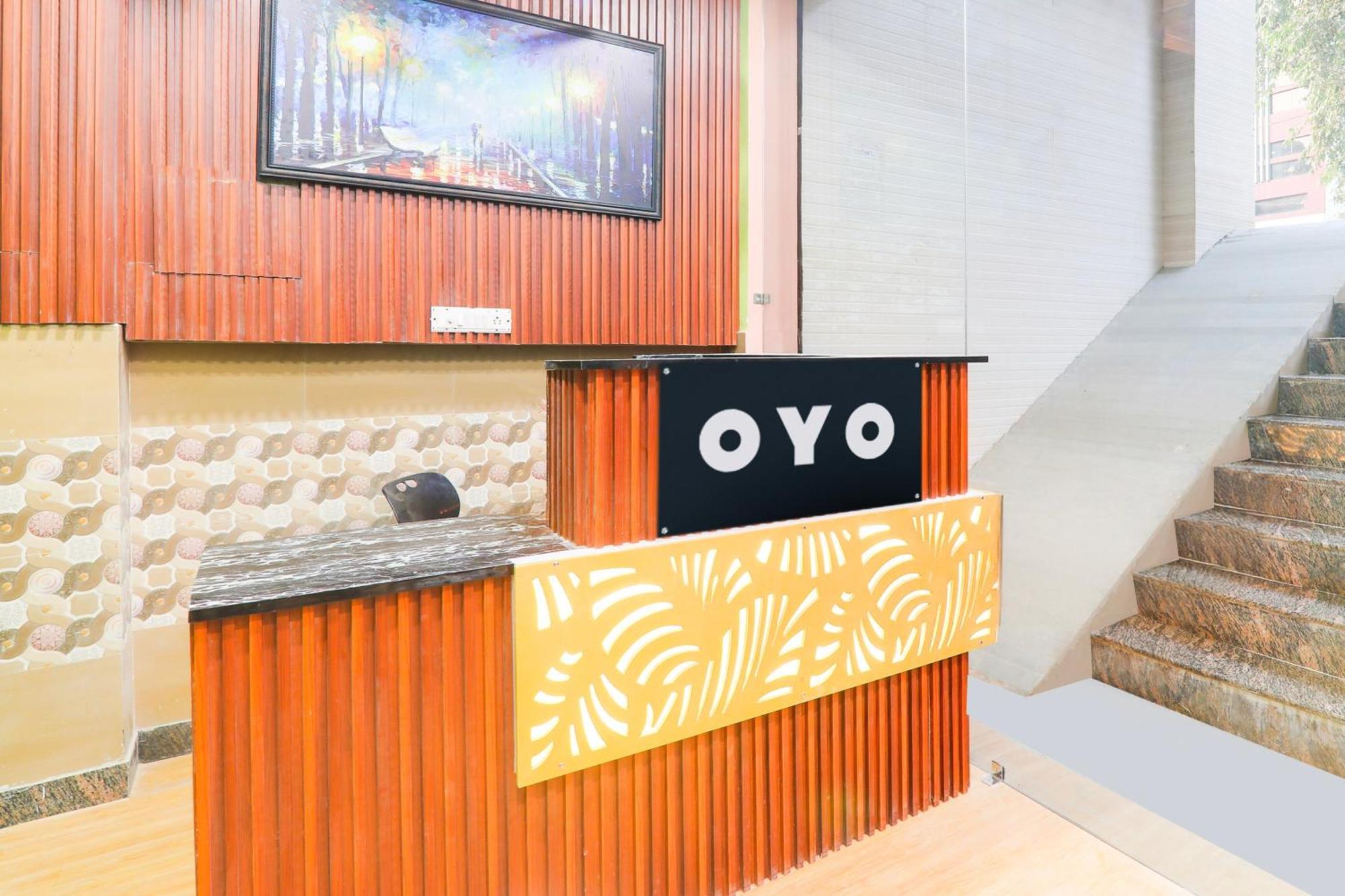 Hotel O V. K Palace Inn Λάκναου Εξωτερικό φωτογραφία